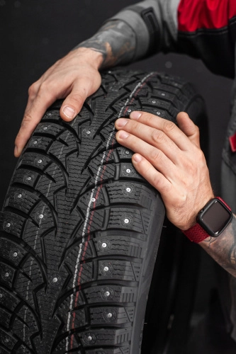 фото протектора и шины WINTERNOVA STUD I Шина ZMAX WINTERNOVA STUD I 195/60 R15 92T