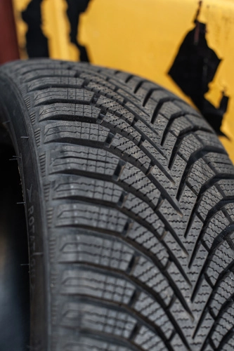 фото протектора и шины Ice Blazer Alpine+ Шина Sailun Ice Blazer Alpine+ 165/70 R14 81T